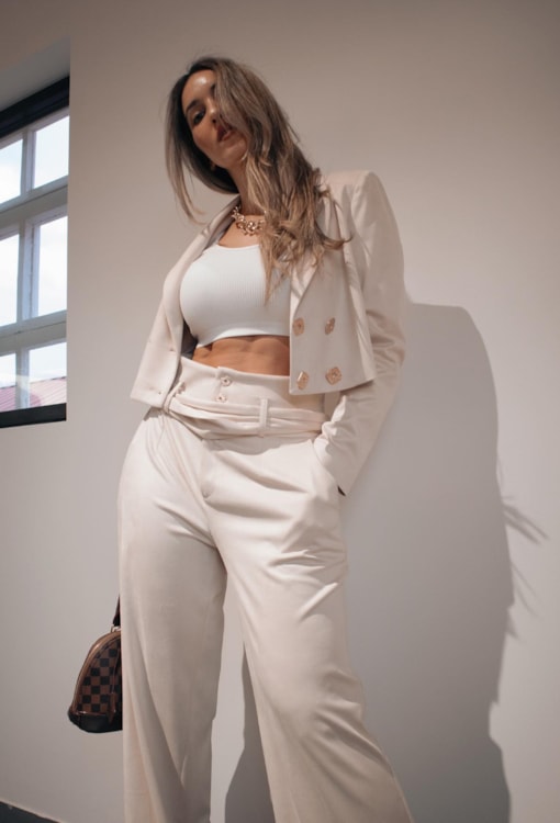 Calças básicas efeito camurça