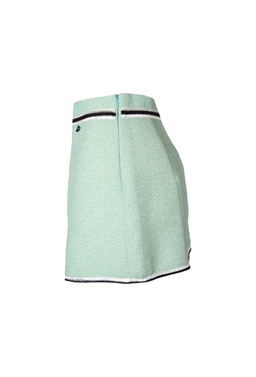 Saia curta com abertura