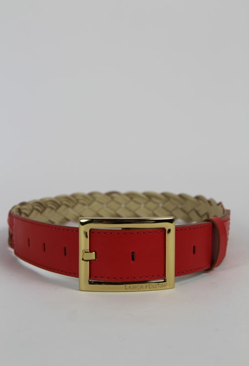 Cinto com pormenor dourado