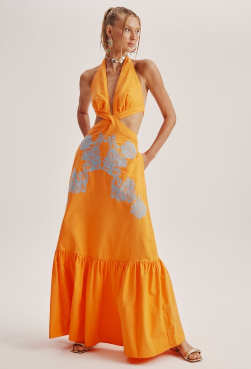 Vestido longo com bordados