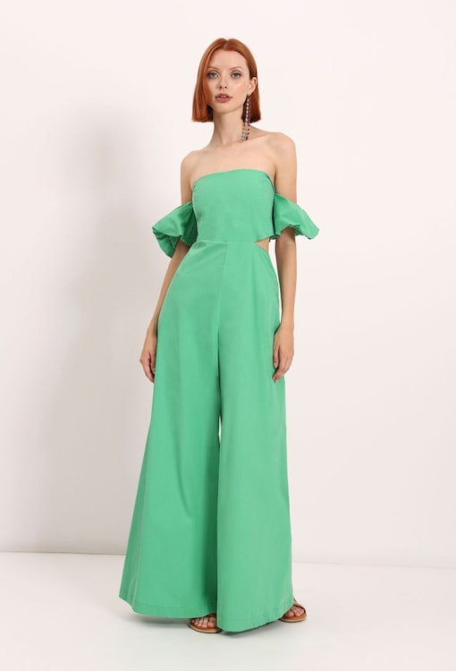 Macacão com aberturas