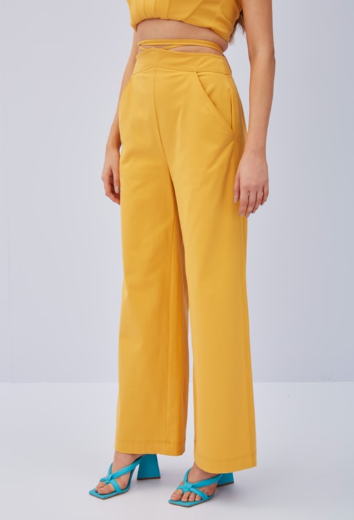 Calça Pantalona com Amarração