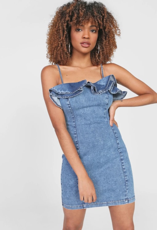 Vestido de ganga com folhos