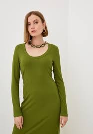 Vestido longo liso com aplicação de colar de corrente